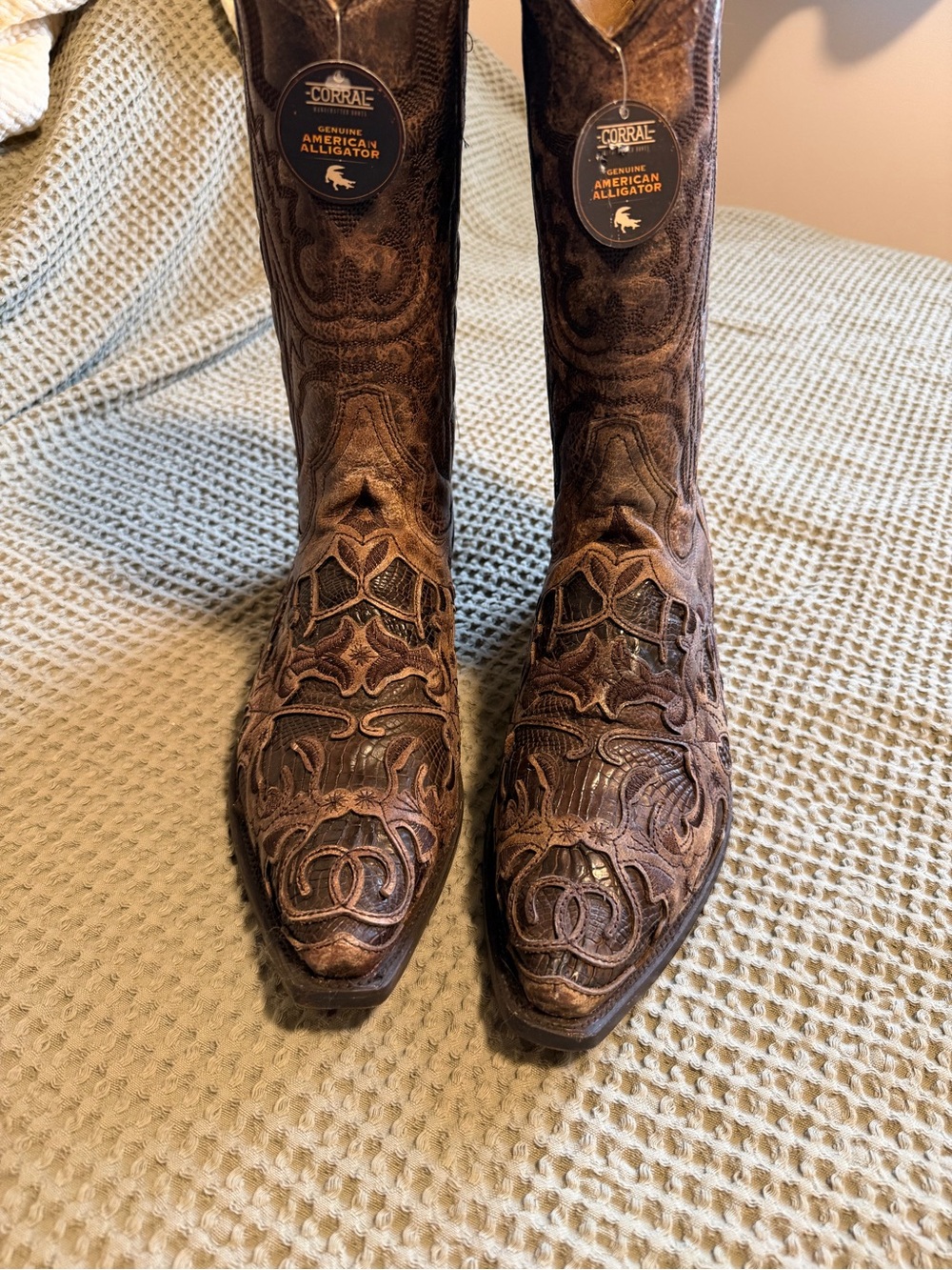Corral Men’s Brown Embroidered Alligator Western Cowboy Boots